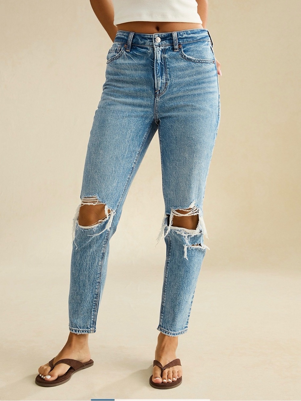 American Eagle Mom Jeans Blue Ripped Comfort Stret Waistband Regular Size 2